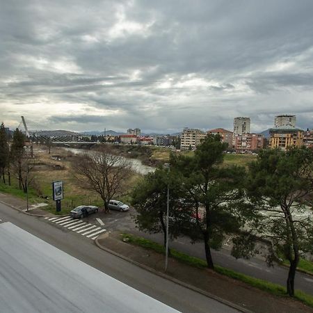 Lina - Pg, Moraca River Apartment بودغوريتْسا المظهر الخارجي الصورة
