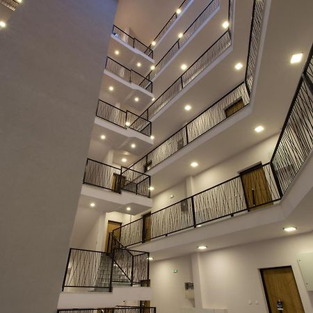 Lina - Pg, Moraca River Apartment بودغوريتْسا المظهر الخارجي الصورة