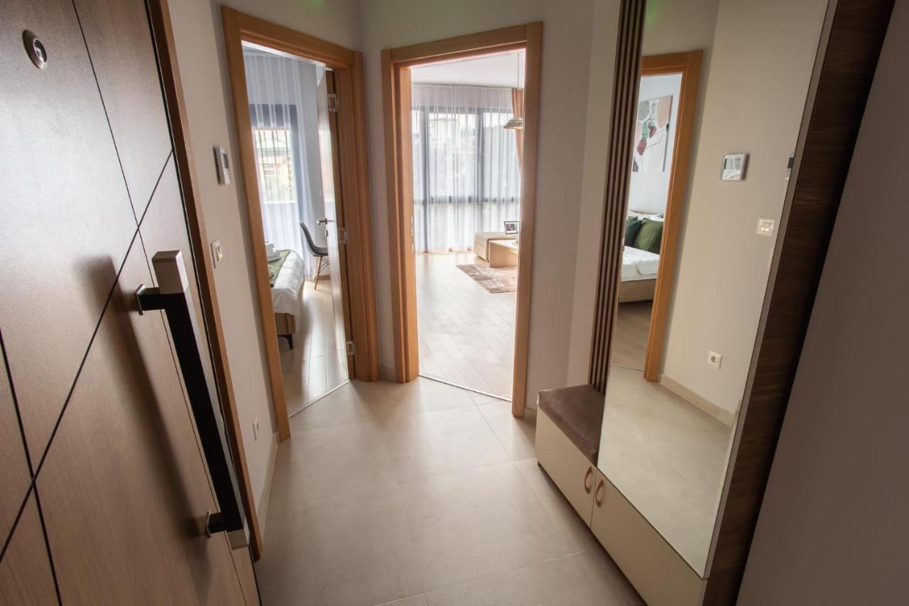 Lina - Pg, Moraca River Apartment بودغوريتْسا المظهر الخارجي الصورة