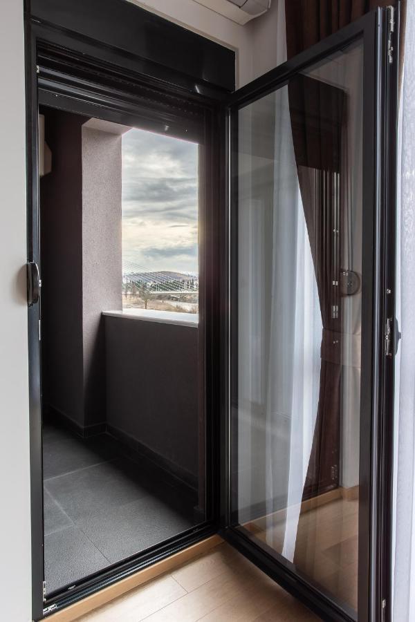 Lina - Pg, Moraca River Apartment بودغوريتْسا المظهر الخارجي الصورة