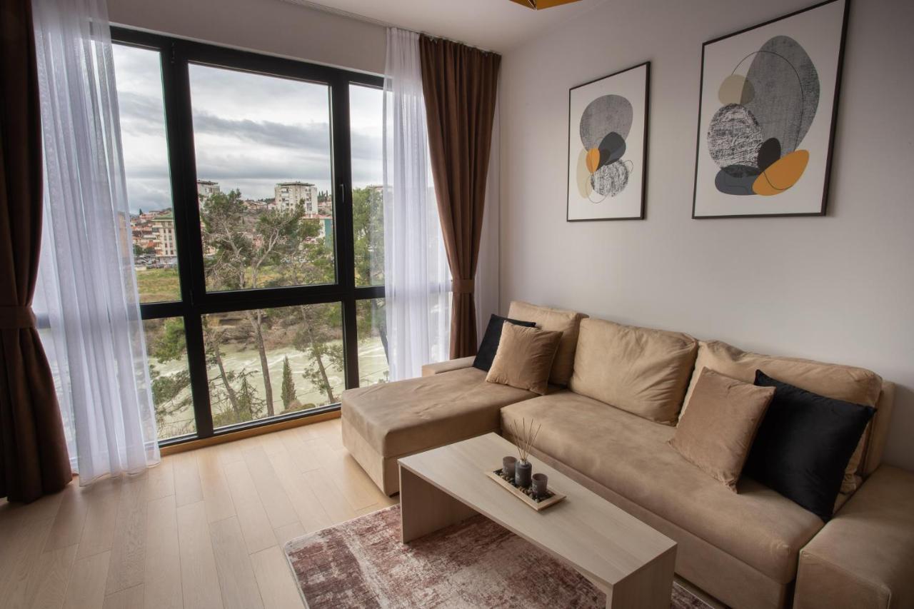 Lina - Pg, Moraca River Apartment بودغوريتْسا المظهر الخارجي الصورة