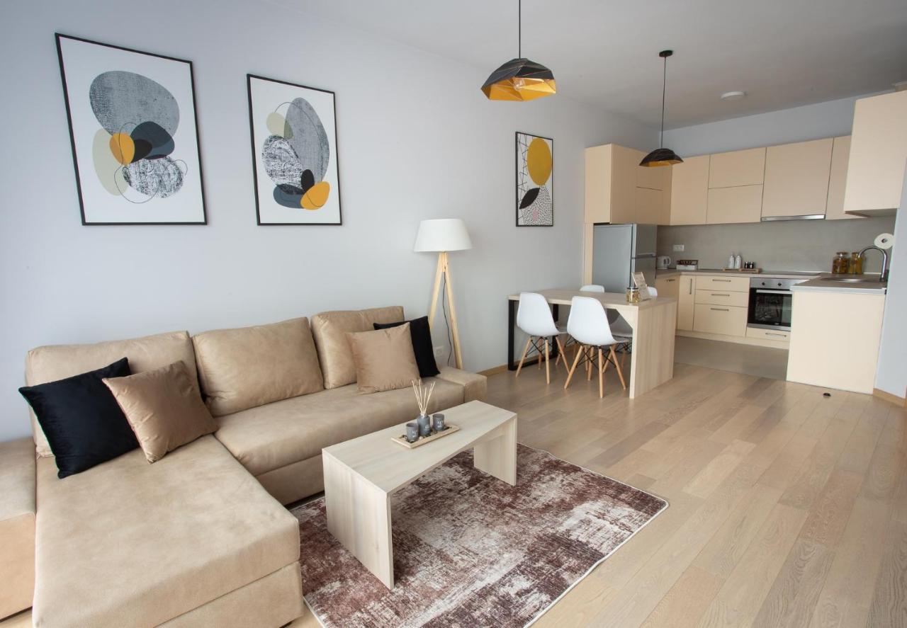 Lina - Pg, Moraca River Apartment بودغوريتْسا المظهر الخارجي الصورة