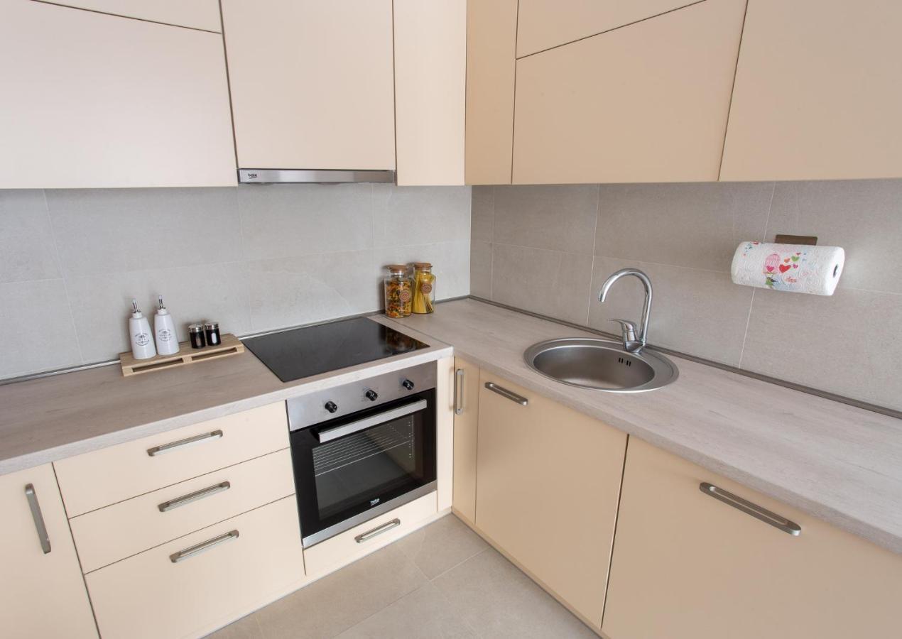 Lina - Pg, Moraca River Apartment بودغوريتْسا المظهر الخارجي الصورة