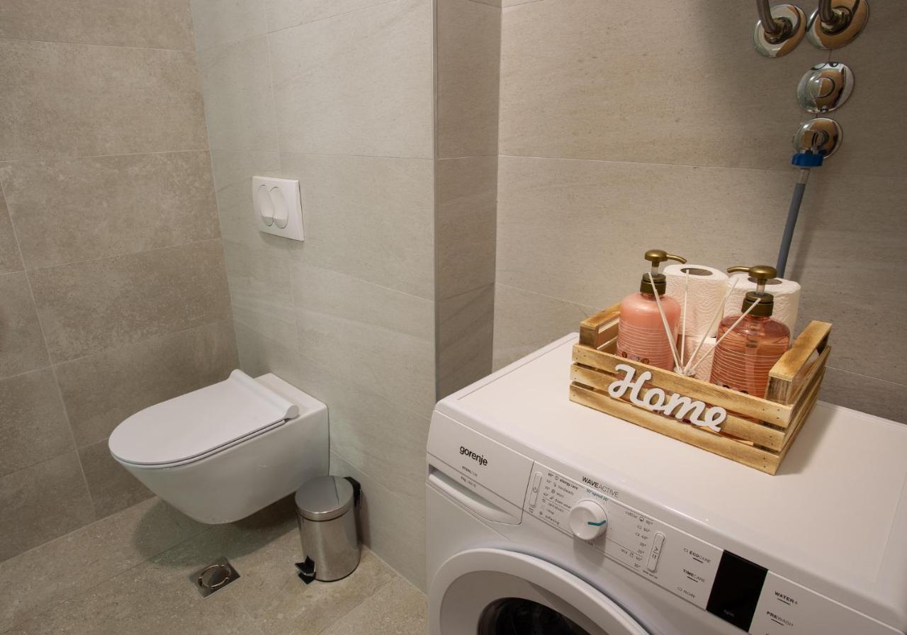 Lina - Pg, Moraca River Apartment بودغوريتْسا المظهر الخارجي الصورة